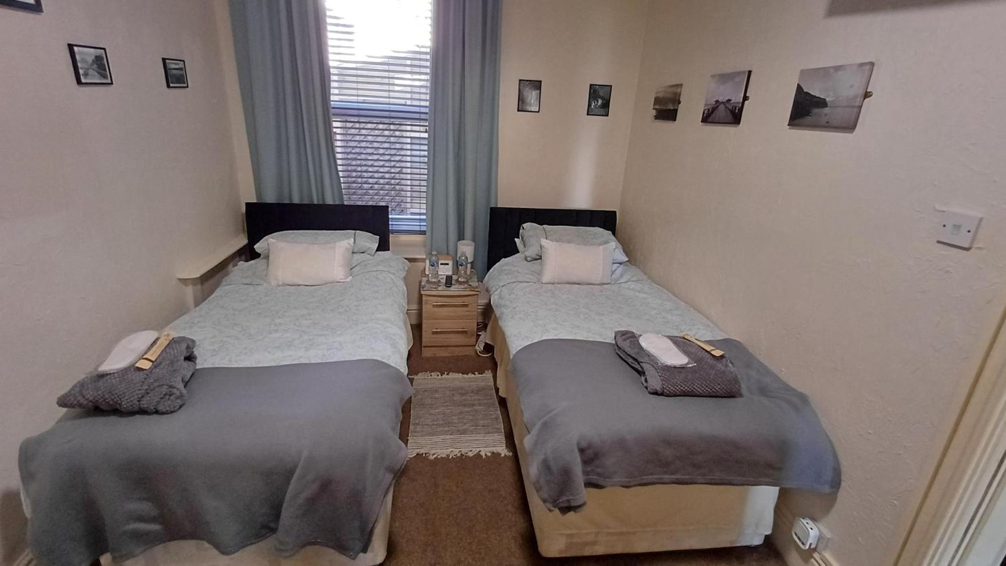 Morwenna Luxury Holiday Apartments Llandudno Ngoại thất bức ảnh